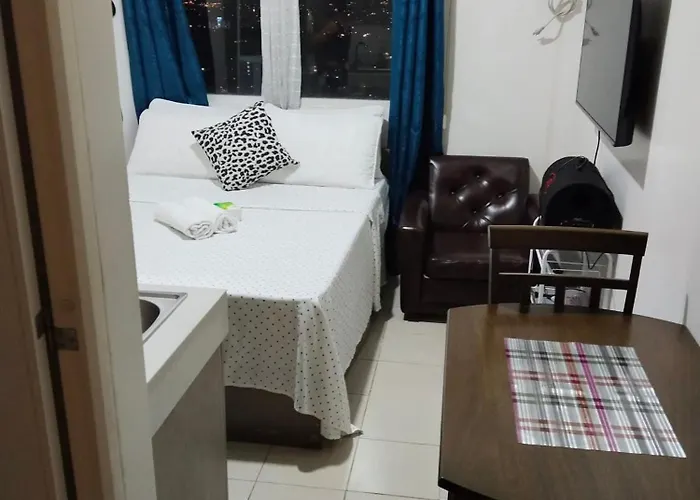 Urban Deca Edsa Shaw Aparthotel Manila